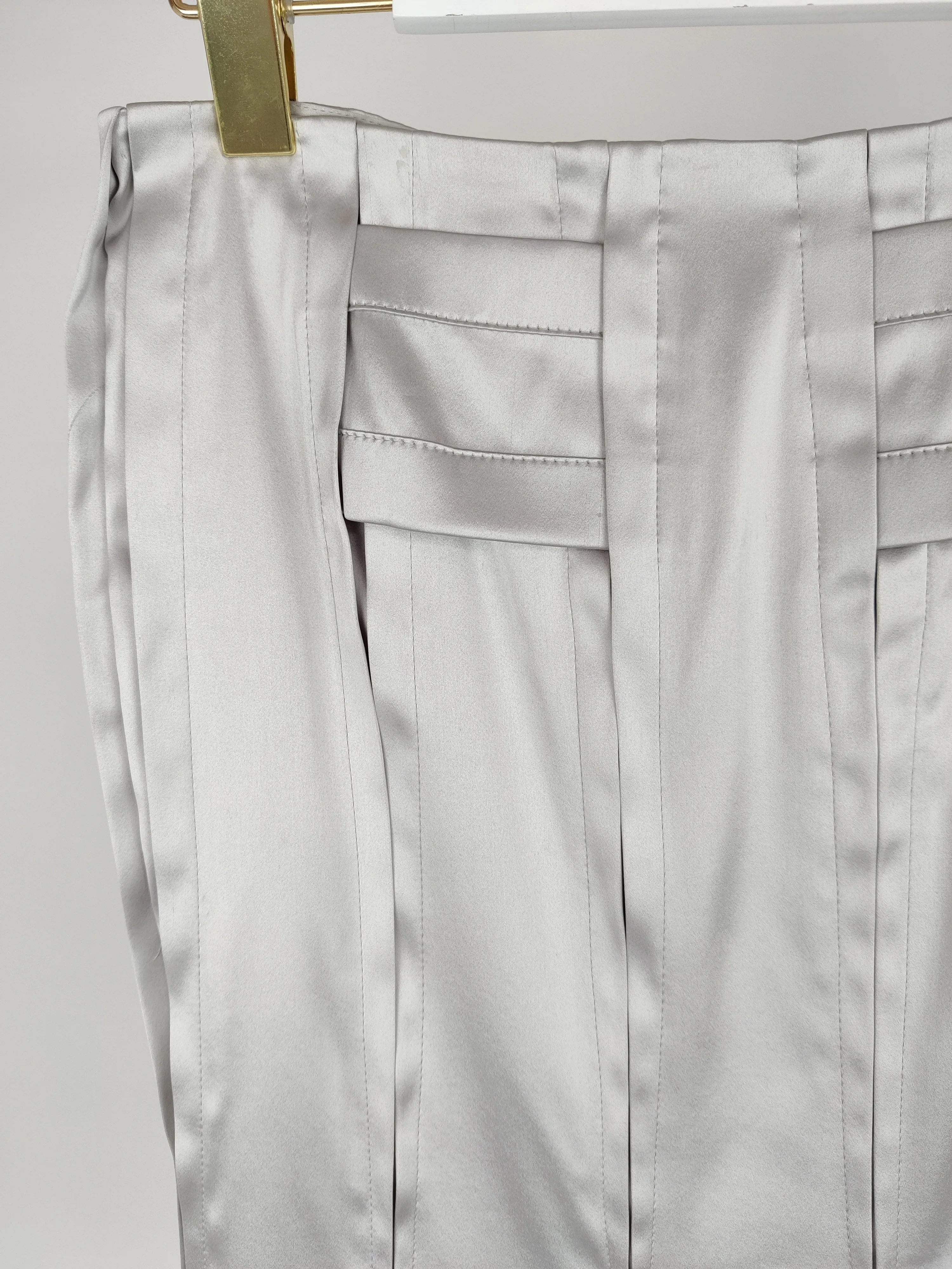 Gucci Silver Silk Pleated Hem Skirt Size IT 38 (UK 6)