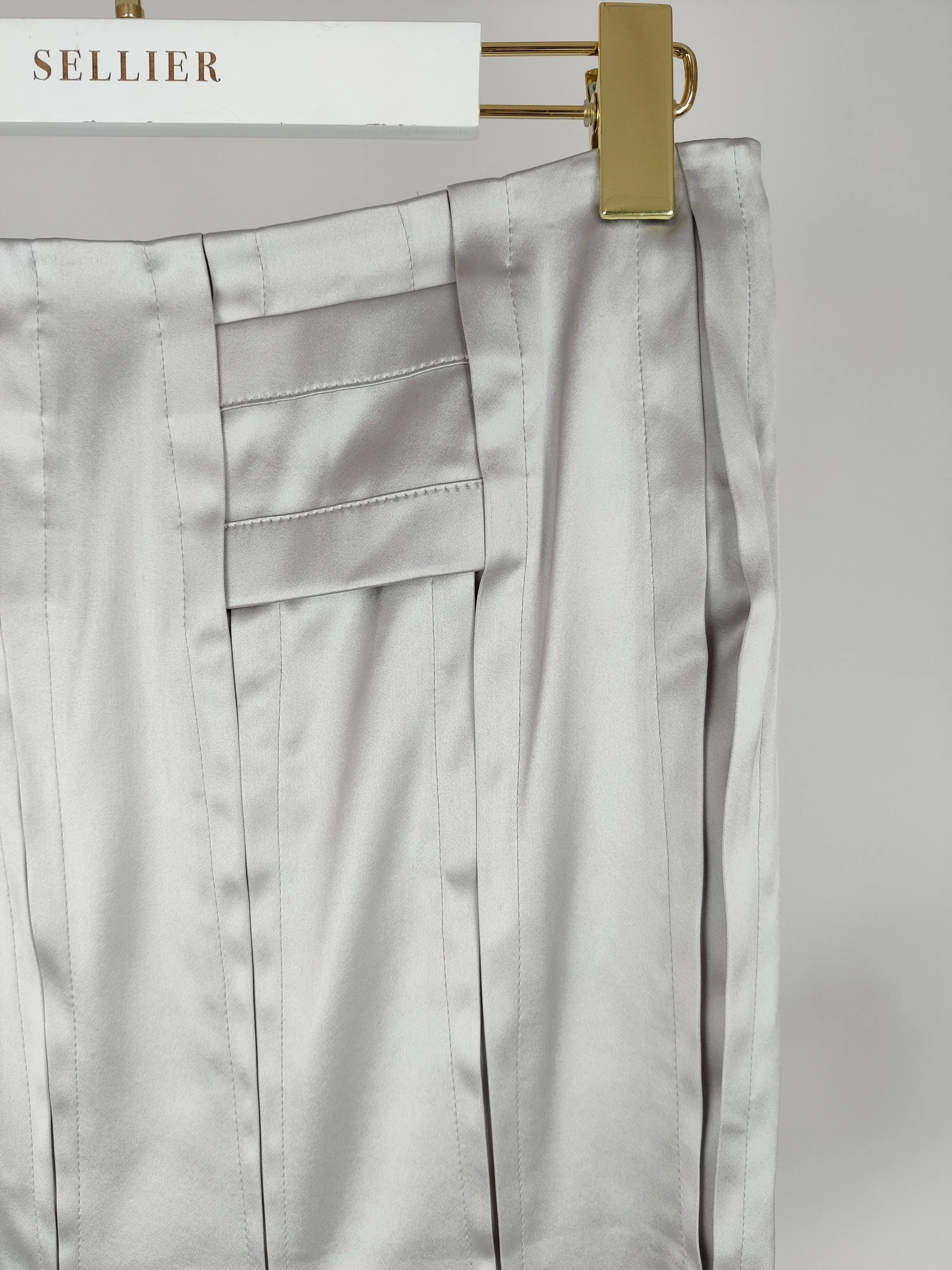 Gucci Silver Silk Pleated Hem Skirt Size IT 38 (UK 6)