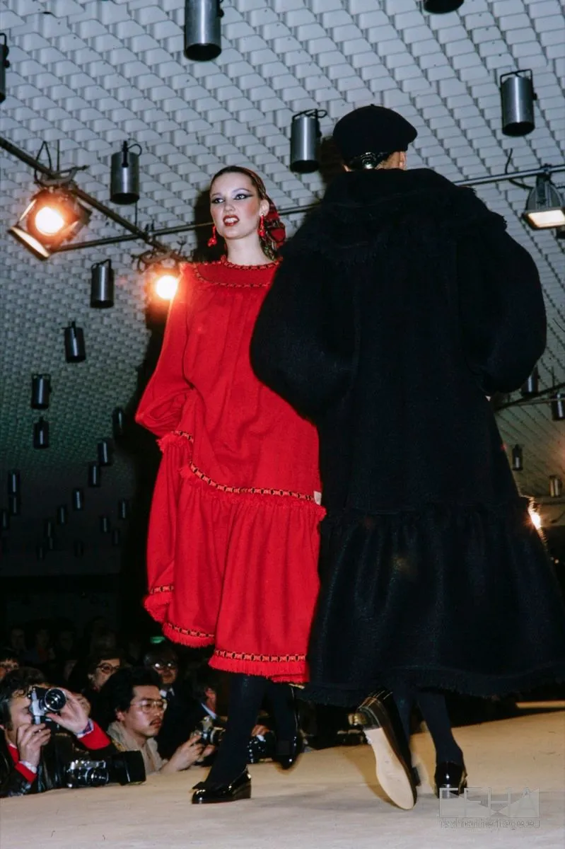 Runway Fall 1977 Yves Saint Laurent Red Wool Smock Dress w Fringe Yarn Detail